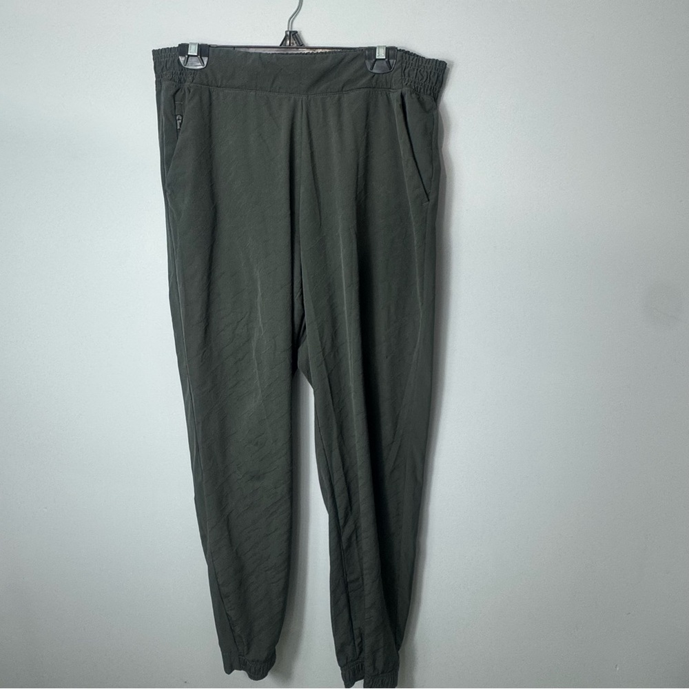 Athleta Brooklyn Jogger size 14 2141
